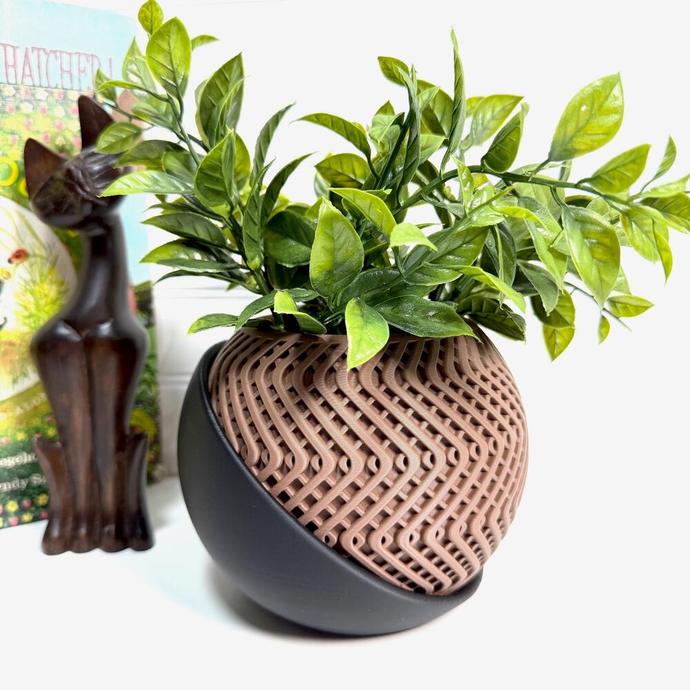 The Blaze Planter, Indoor Flower Pot, Tabletop Planter, Geometric Silhouette